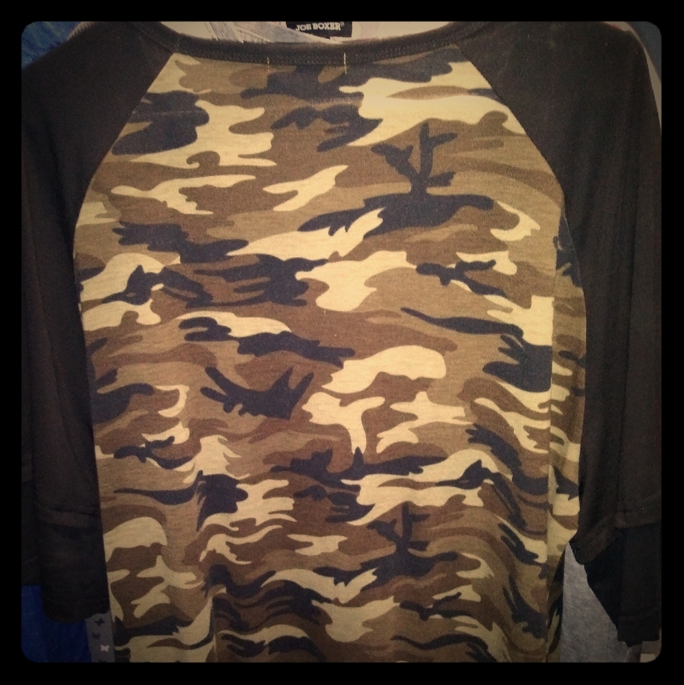 T-shirt tops